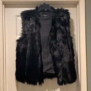 TOPSHOP- Faux Fur Black Vest